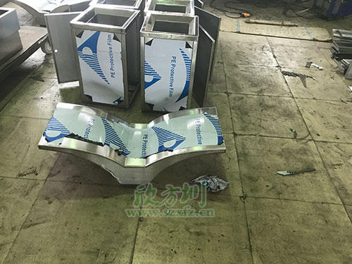 由手藝精湛的焊工師傅焊接，打磨師傅全程手工打磨而成。